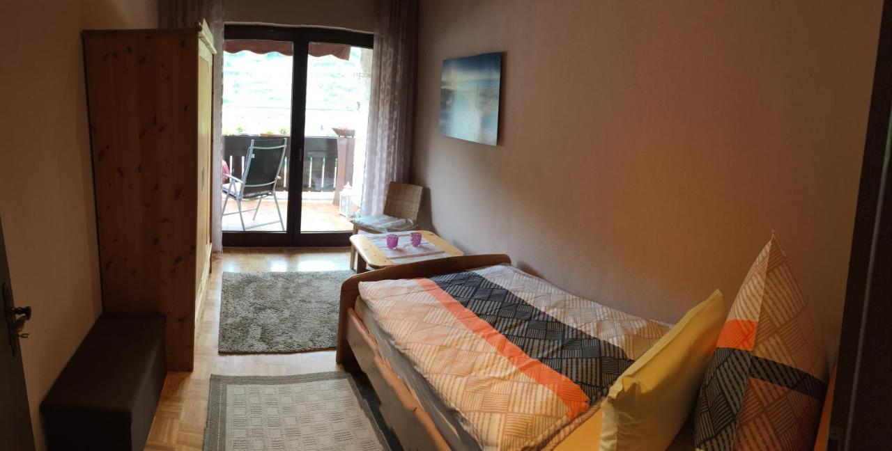 Ferienwohnung Unter dem Schild Oberfell Exterior foto